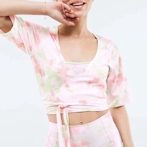 NWT fabletics tye dye short sleeve wrap top